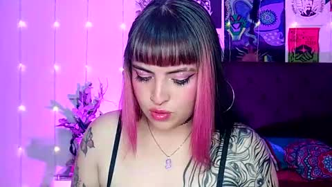 Snapshot of luna_ray420 chatting on 12-11-24, 02:52 MISS LUNA online show from 12-11-24, 02:52