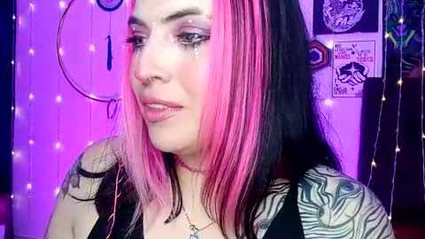 Snapshot of luna_ray420 chatting on 02-04-25, 09:10 MISS LUNA online show from 02-04-25, 09:10