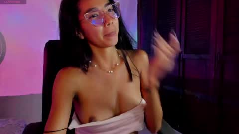 Snapshot of luna_roja257 chatting on 06-25-26, 05:12 Luna Roja26 online show from 06-25-26, 05:12