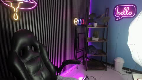 Luna Rosse  online show from 04-09-26, 12:21