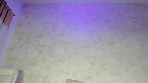 Luna online show from 04-23-26, 08:57