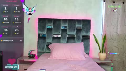 luna_sophya online show from 10-25-25, 08:03