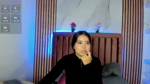 Snapshot of luna_sweeett_ chatting on 10-13-25, 07:47 Luna online show from 10-13-25, 07:47