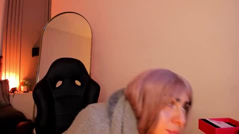 Luna online show from 01-05-26, 05:27