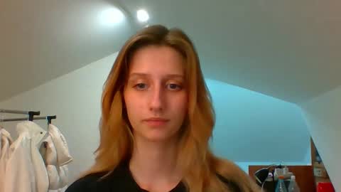 L U N A  online show from 12-11-24, 05:48