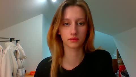 L U N A  online show from 12-18-24, 02:49