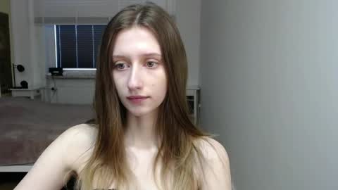 L U N A  online show from 04-03-26, 05:27