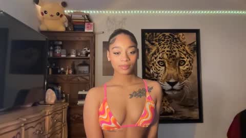 lunaa_11 online show from 12-12-24, 09:58