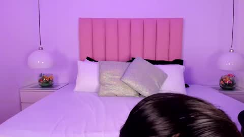 Snapshot of lunaa_skye chatting on 10-14-25, 12:17 lunaa_skye online show from 10-14-25, 12:17