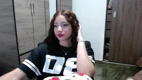 lunaa_sub online show from 12-01-25, 11:10