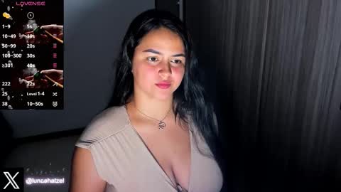 Snapshot of lunaahatzel chatting on 01-06-26, 06:39 Luna Hatzel online show from 01-06-26, 06:39