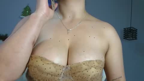 lunaaitana online show from 12-18-25, 08:59