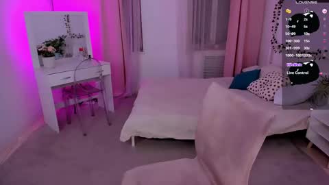 Li online show from 10-19-25, 03:56