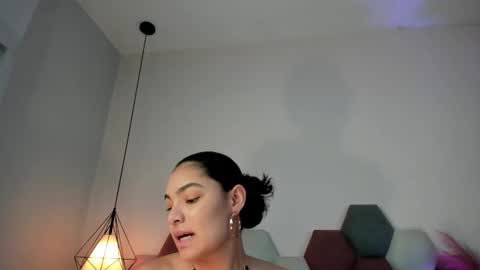 Luna Aspen online show from 12-20-25, 02:35