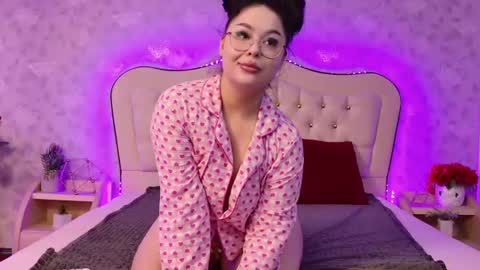 Snapshot of lunababe_ chatting on 07-03-26, 11:05 lunababe_ online show from 07-03-26, 11:05