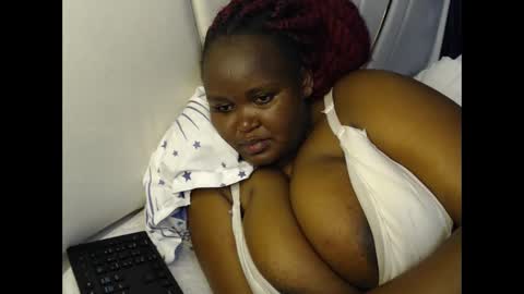 lunabloom01 online show from 01-15-26, 11:04