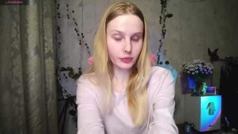 Britney online show from 10-18-25, 07:03