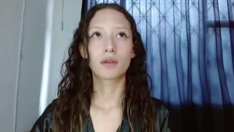 Snapshot of lunaembercs chatting on 01-08-26, 03:36 Luna online show from 01-08-26, 03:36