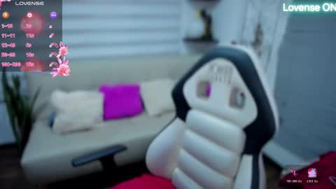 Luna online show from 04-15-26, 01:45