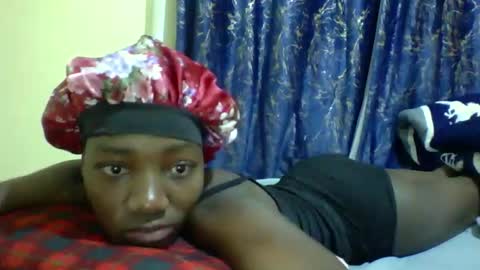 Snapshot of lunah_kitty chatting on 05-11-26, 04:40 lunah_kitty online show from 05-11-26, 04:40