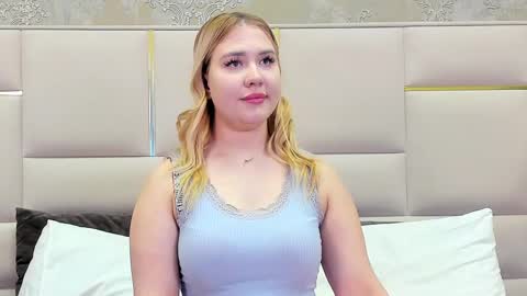 LunaHouston online show from 03-07-25, 04:44