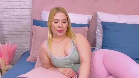 LunaHouston online show from 01-31-26, 07:11