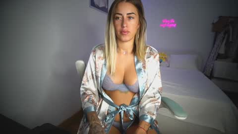 Snapshot of lunaink_ chatting on 09-26-25, 08:51 Laura online show from 09-26-25, 08:51