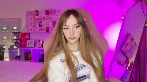 Snapshot of lunainnk chatting on 09-21-25, 12:45 Luna online show from 09-21-25, 12:45