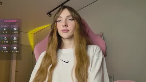 Snapshot of lunainnk chatting on 10-11-25, 10:08 Luna online show from 10-11-25, 10:08