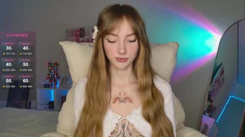 Snapshot of lunainnk chatting on 10-13-25, 12:32 Luna online show from 10-13-25, 12:32