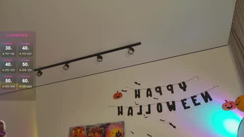 Snapshot of lunainnk chatting on 10-30-25, 12:12 Luna online show from 10-30-25, 12:12