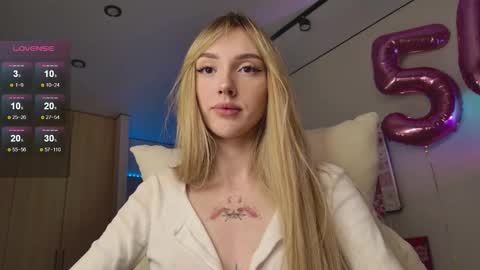 Snapshot of lunainnk chatting on 11-17-25, 06:57 Luna online show from 11-17-25, 06:57