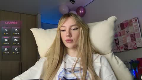 Snapshot of lunainnk chatting on 11-25-25, 11:16 Luna online show from 11-25-25, 11:16