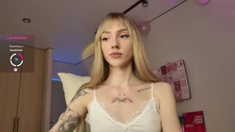 Snapshot of lunainnk chatting on 12-04-25, 12:20 Luna online show from 12-04-25, 12:20