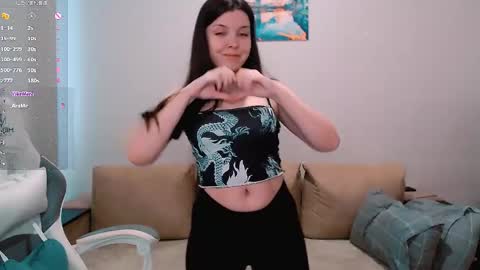 Snapshot of lunalovesuu chatting on 05-18-26, 01:39 Luna online show from 05-18-26, 01:39