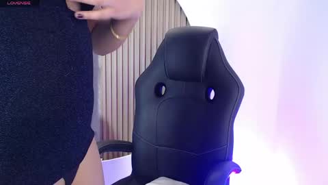 Snapshot of lunamillers_ chatting on 05-23-26, 04:29 lunamillers_ online show from 05-23-26, 04:29