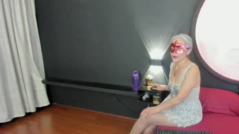Snapshot of lunamisteriosa_ chatting on 06-23-26, 12:03 lunamisteriosa_ online show from 06-23-26, 12:03
