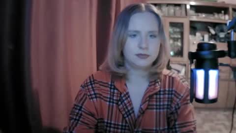 lunamystique_ online show from 05-04-26, 06:04