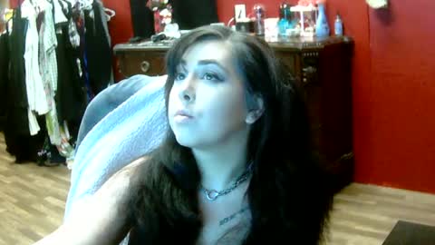 Snapshot of lunanoctis8 chatting on 06-15-26, 08:22 Eva online show from 06-15-26, 08:22