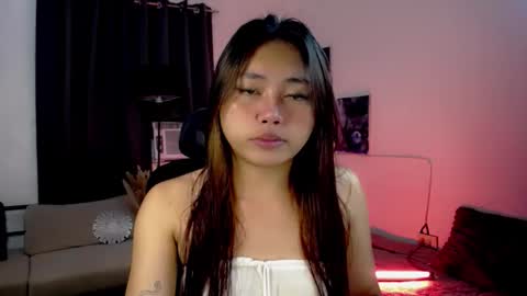 Snapshot of lunapinay chatting on 04-19-26, 04:28 Luna online show from 04-19-26, 04:28