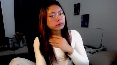 Snapshot of lunapinay chatting on 04-23-26, 08:24 Luna online show from 04-23-26, 08:24