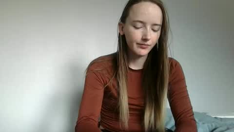 lunapixie2020 online show from 09-18-25, 07:16