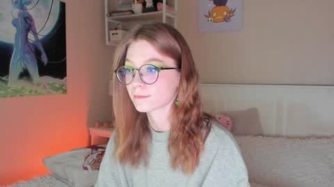 Snapshot of lunar_sofia chatting on 12-17-24, 11:16 Sofia online show from 12-17-24, 11:16