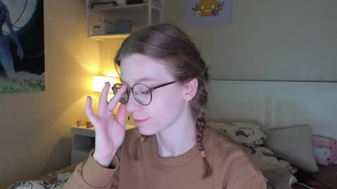 Snapshot of lunar_sofia chatting on 12-31-24, 01:52 Sofia online show from 12-31-24, 01:52