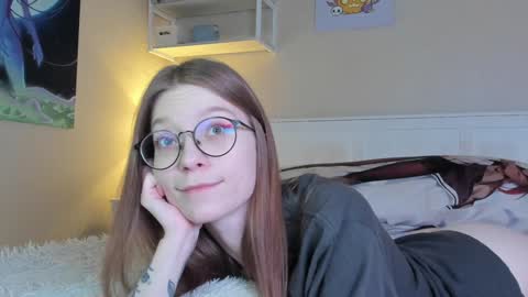 Snapshot of lunar_sofia chatting on 01-11-25, 06:54 Sofia online show from 01-11-25, 06:54