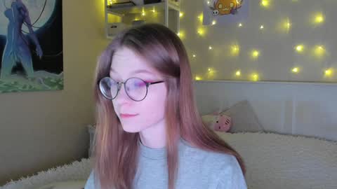 Snapshot of lunar_sofia chatting on 01-12-25, 12:01 Sofia online show from 01-12-25, 12:01