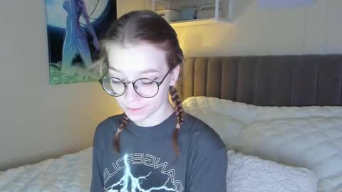 Snapshot of lunar_sofia chatting on 02-24-25, 02:15 Sofia online show from 02-24-25, 02:15