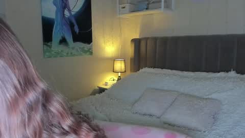 Snapshot of lunar_sofia chatting on 02-25-25, 06:20 Sofia online show from 02-25-25, 06:20