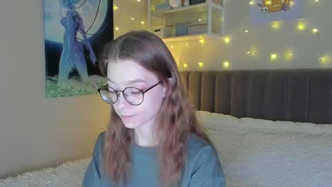 Snapshot of lunar_sofia chatting on 03-05-25, 01:50 Sofia online show from 03-05-25, 01:50