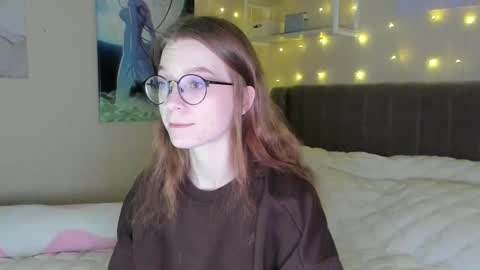 Snapshot of lunar_sofia chatting on 03-07-25, 11:29 Sofia online show from 03-07-25, 11:29